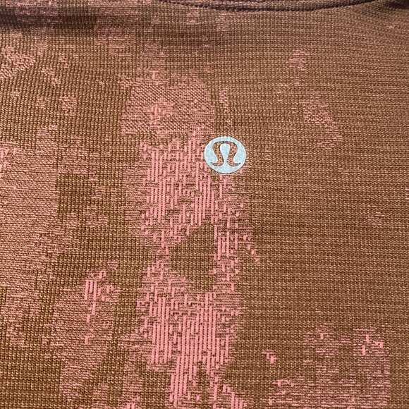 NWT Lululemon Swiftly Shirt 2.0 - Picture 5 of 5